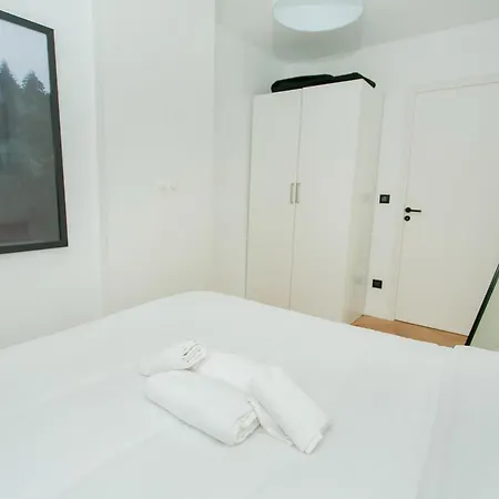 Haussmann - 2br Near Champs-elysees - Cityapartmentstay *
