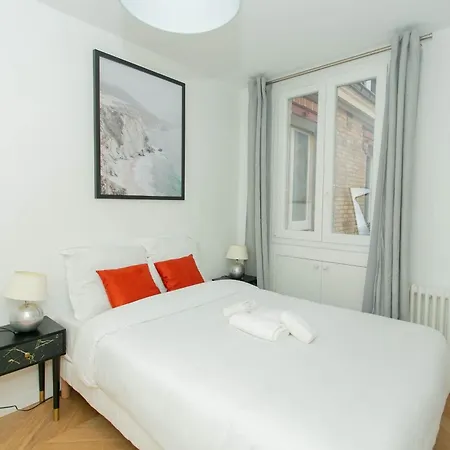 Apartment Haussmann - 2br Near Champs-elysees - Cityapartmentstay