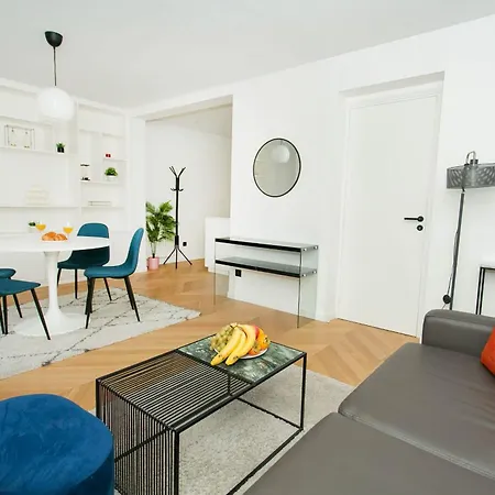 Haussmann - 2br Near Champs-elysees - Cityapartmentstay Apartament Paryż