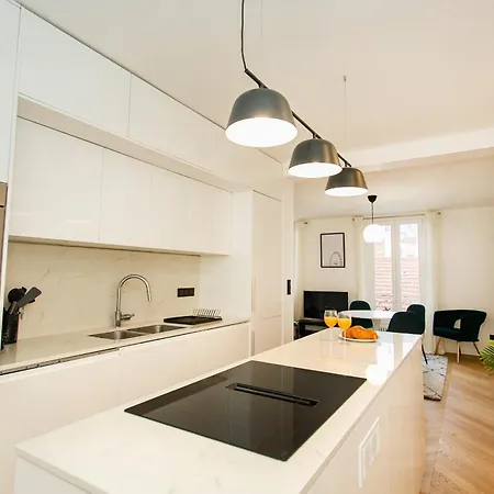 Apartment Haussmann - 2br Near Champs-elysees - Cityapartmentstay *